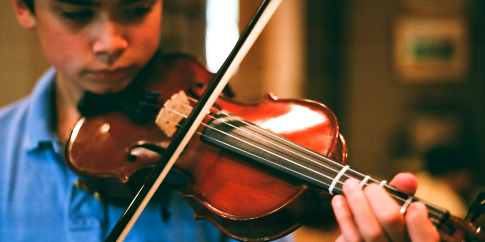 teenagerviolinpractice
